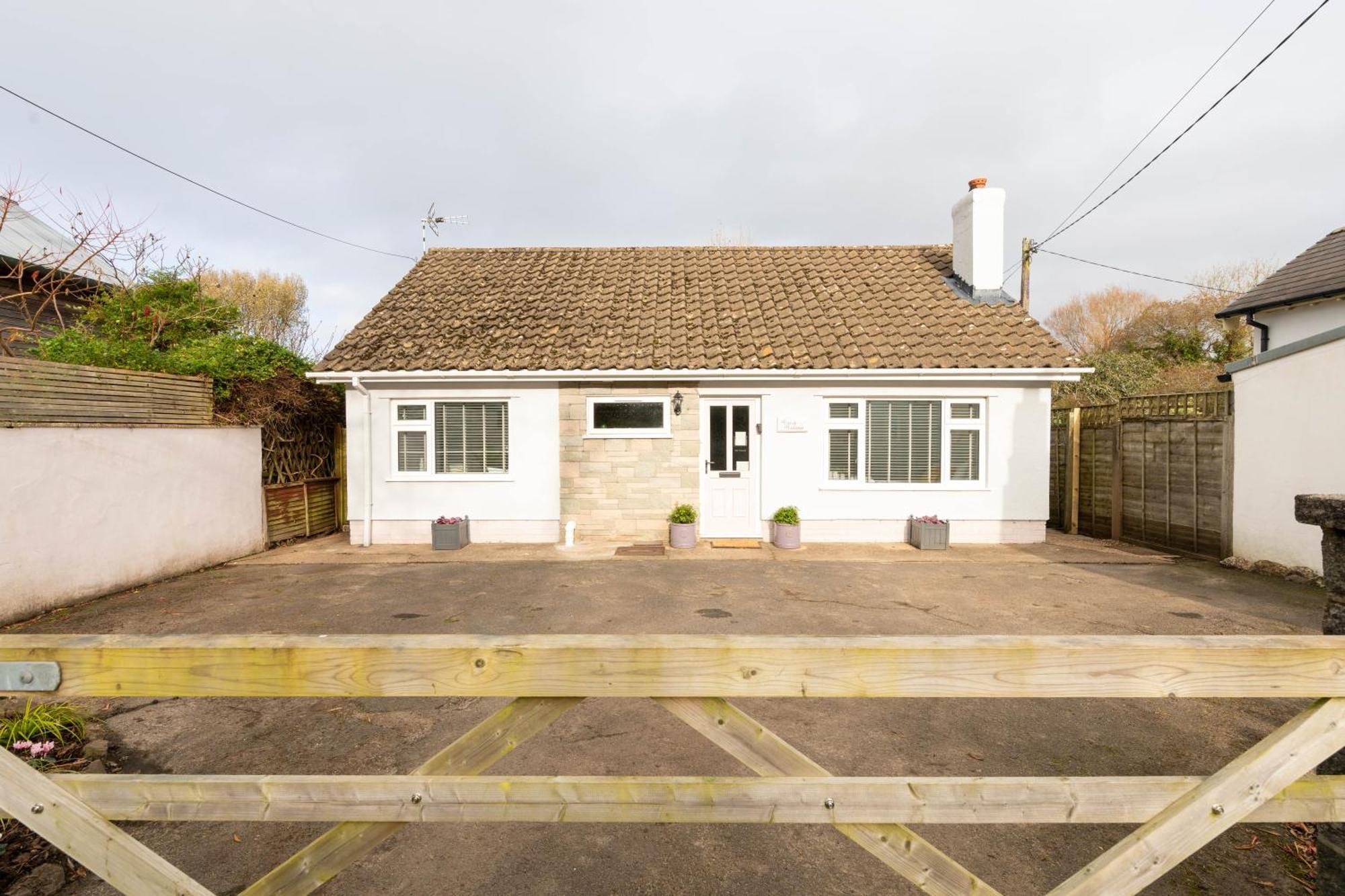 Just Stay Wales - Marshmallow Cottage, Oxwich สวอนซี ภายนอก รูปภาพ
